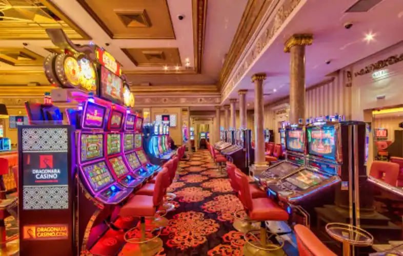 79 game ပလက်ဖောင်း Myanmar Online Gaming နည်းပညာမြင့် ဂိမ်းကစားနေသည့် မြင်ကွင်း